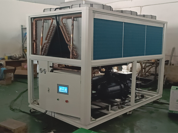 공냉식 스크롤 냉각기와 공냉식 스크류 냉각기의 차이점은 무엇입니까?